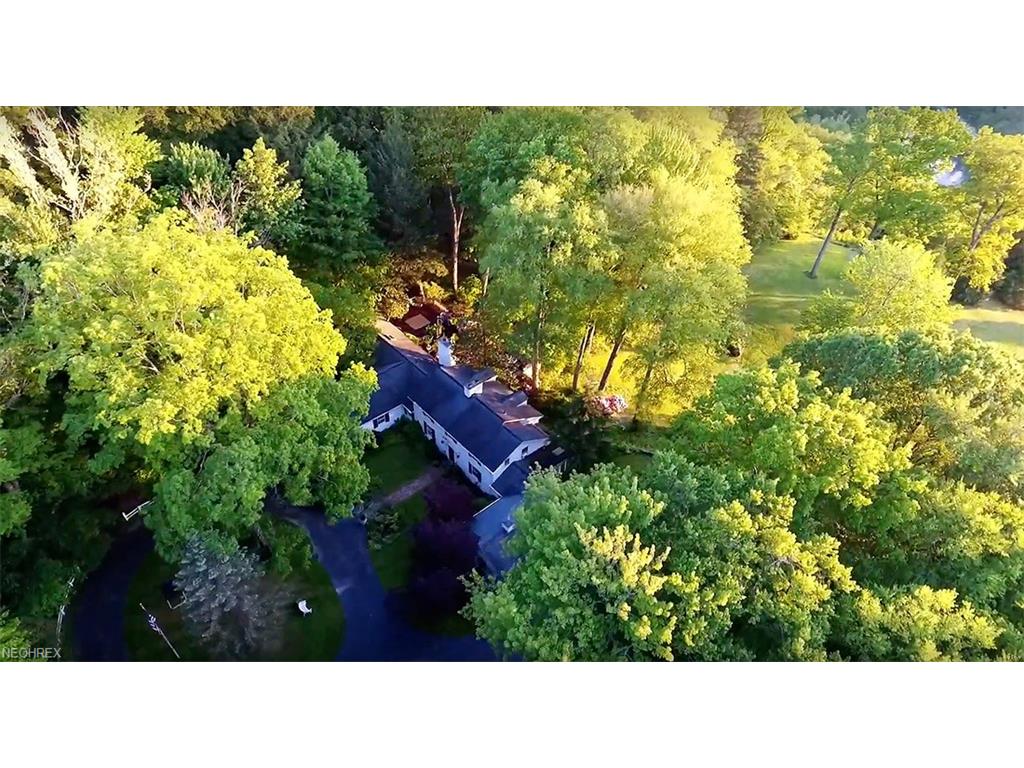 1810 County Line Rd, Gates Mills, OH 44040