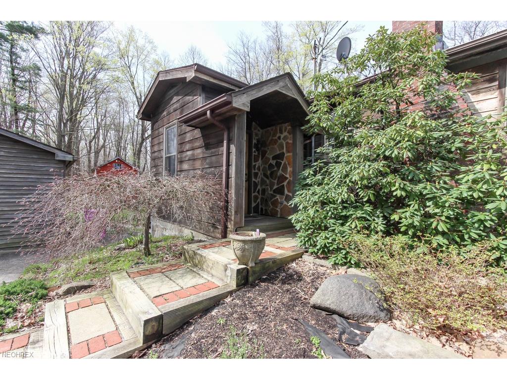 14215 Mayfield Rd, Huntsburg, OH 44046
