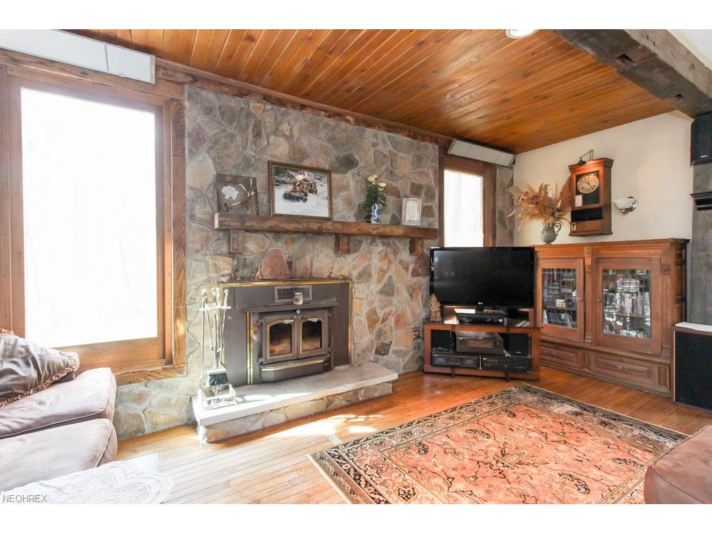 14215 Mayfield Rd, Huntsburg, OH 44046