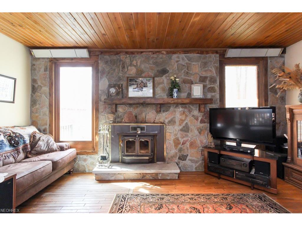 14215 Mayfield Rd, Huntsburg, OH 44046