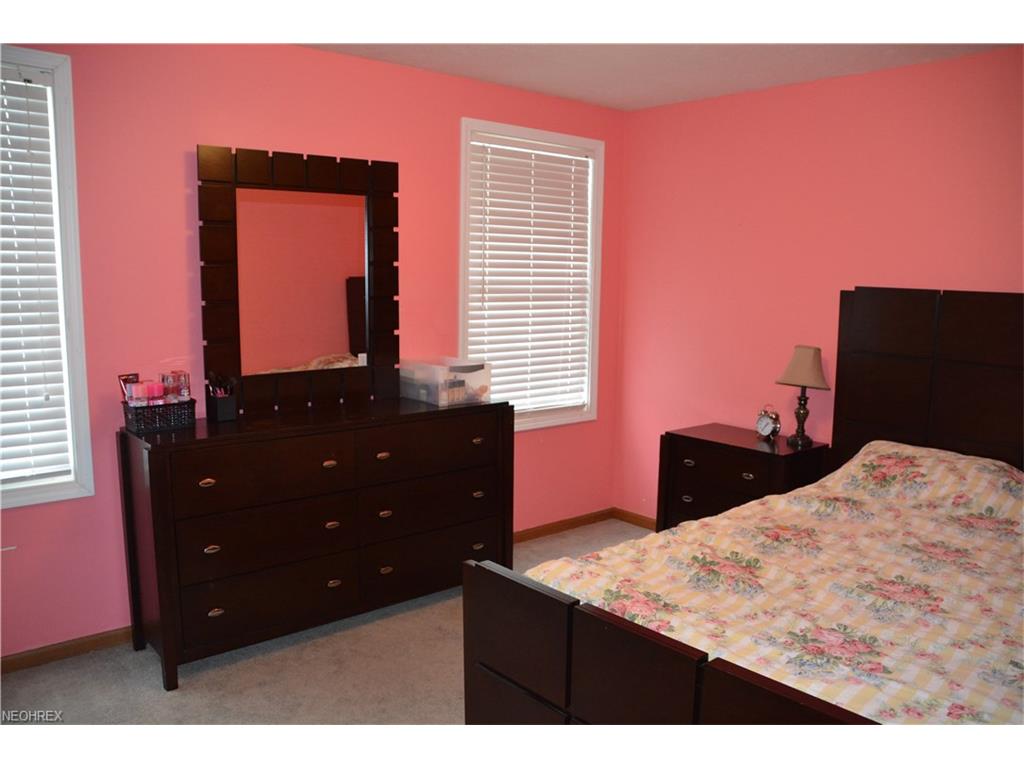 404 Forest St, Lagrange, OH 44050