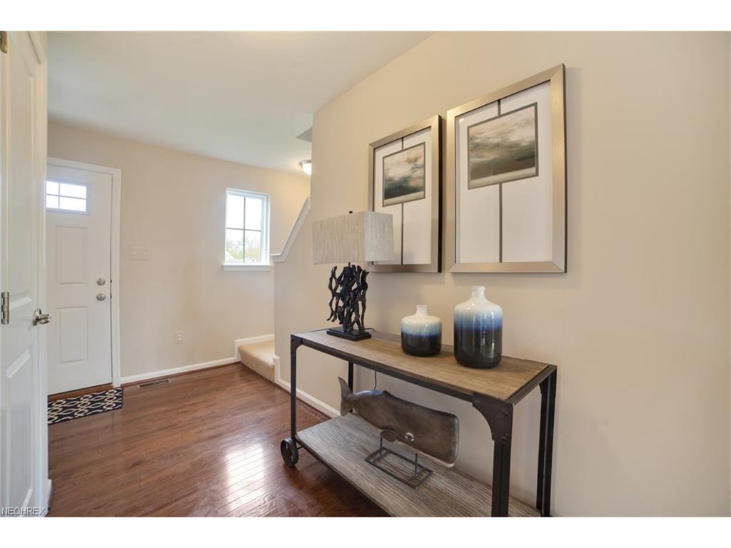 824 Buckingham Dr, Lagrange, OH 44050