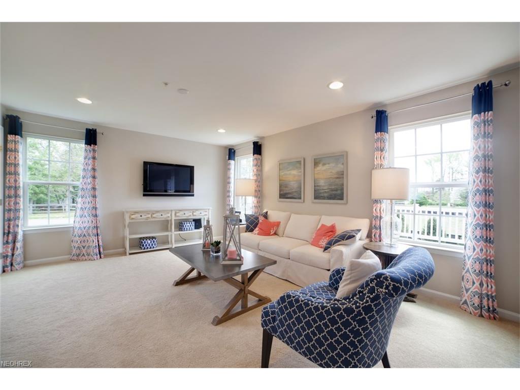 824 Buckingham Dr, Lagrange, OH 44050
