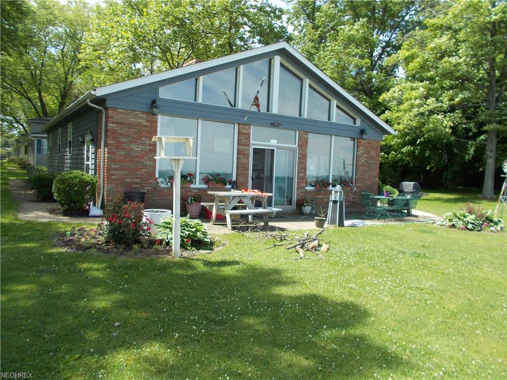 7281 Lake Rd East, Madison, OH 44057