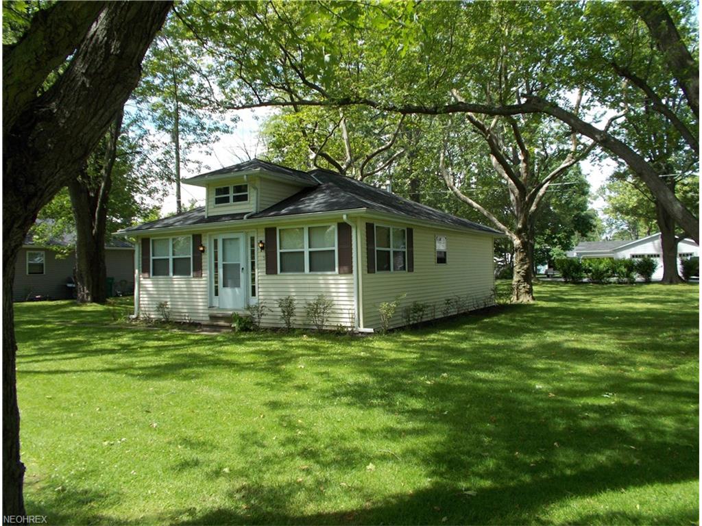 7281 Lake Rd East, Madison, OH 44057