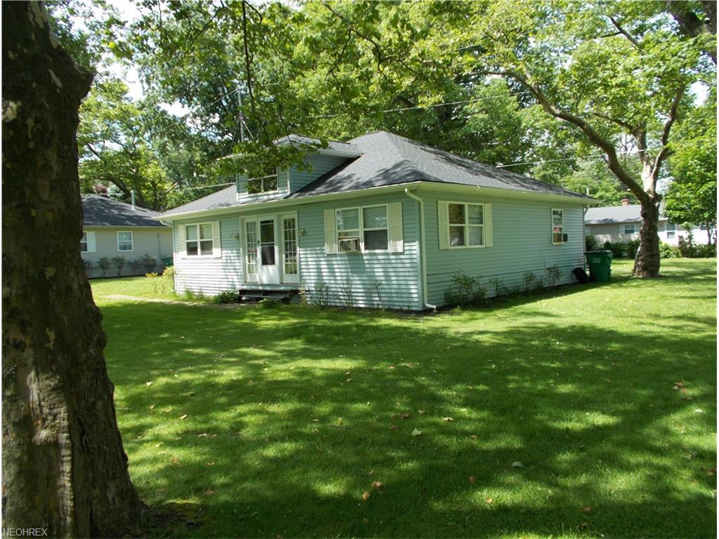 7281 Lake Rd East, Madison, OH 44057