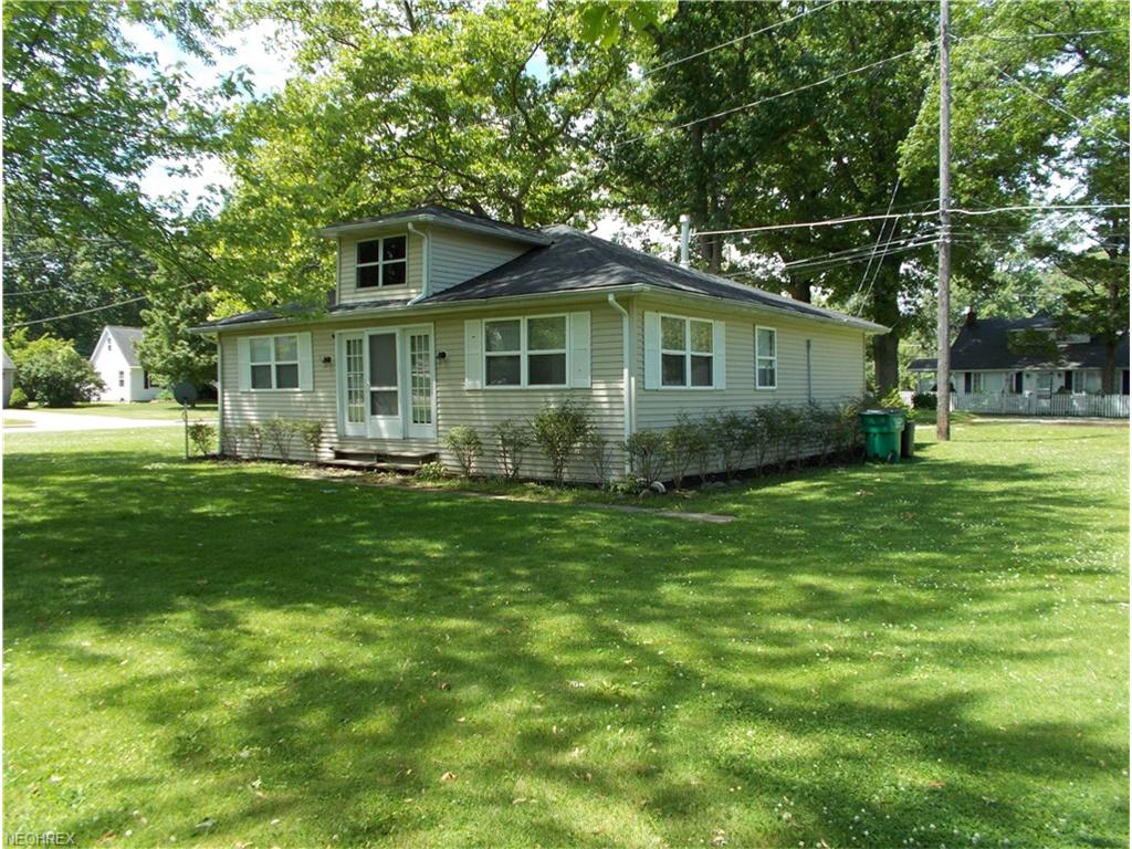 7281 Lake Rd East, Madison, OH 44057