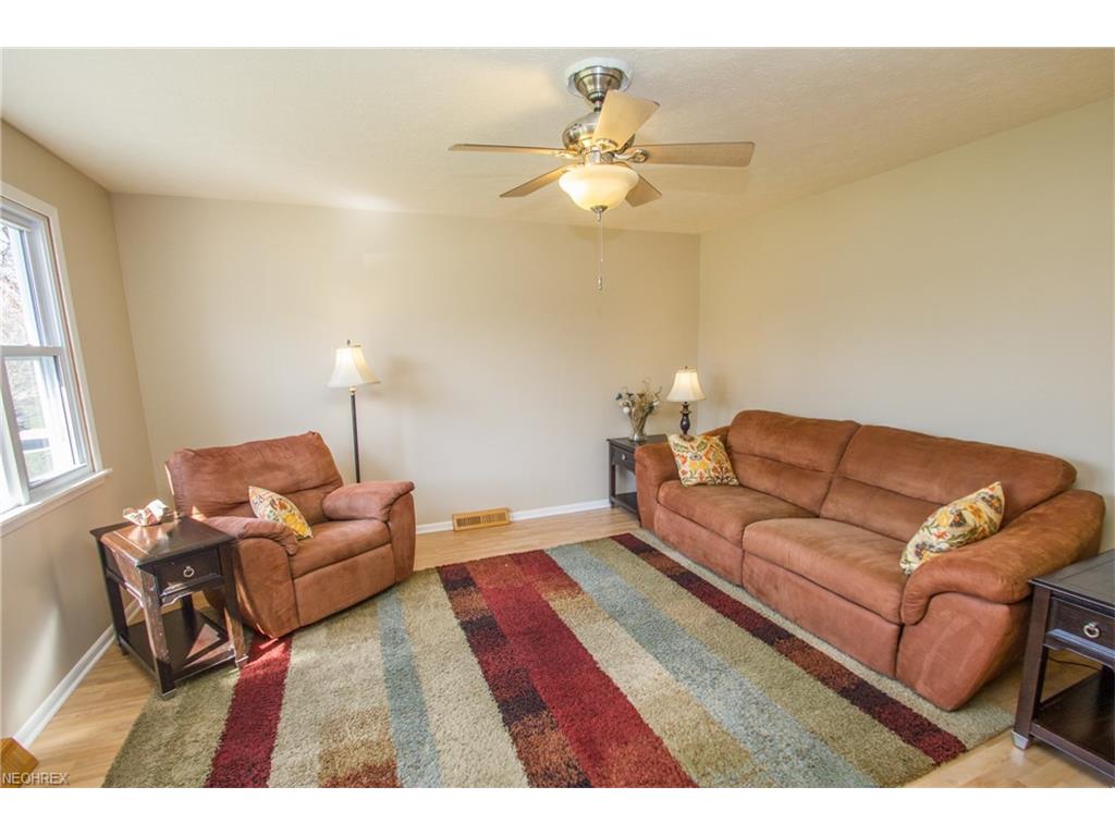 7301 Welland Dr, Mentor, OH 44060