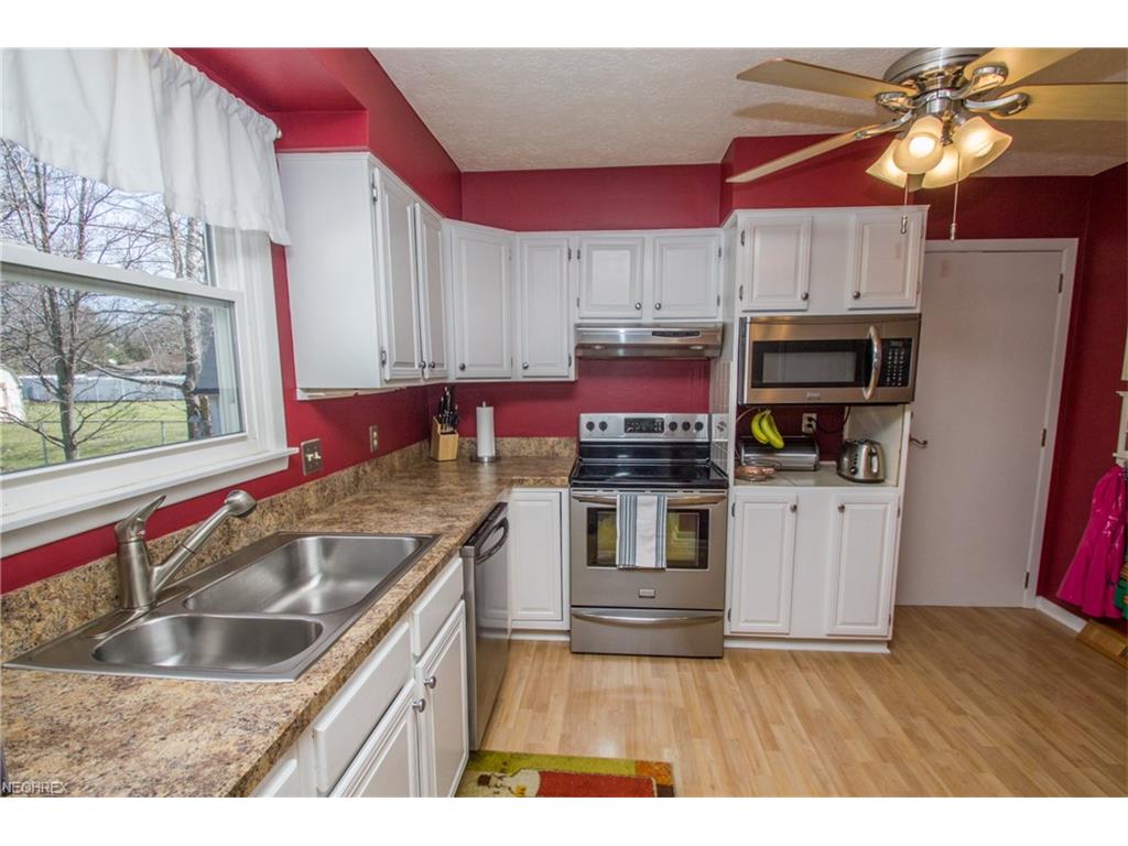 7301 Welland Dr, Mentor, OH 44060