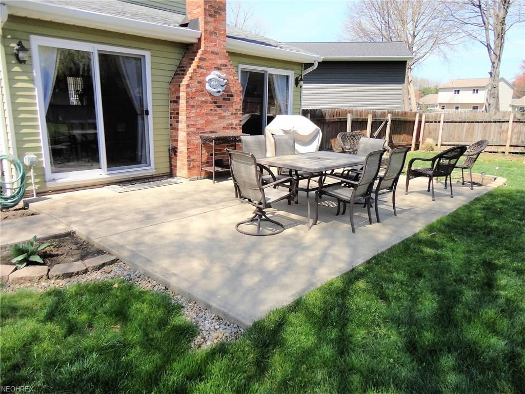 5777 Fenwood Ct, Mentor-on-the-Lake, OH 44060