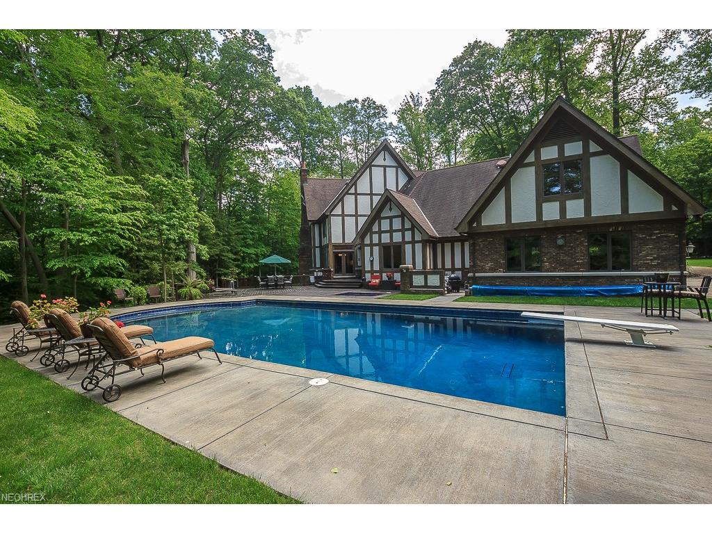8655 Whitetail Run Ln, Kirtland Hills, OH 44060