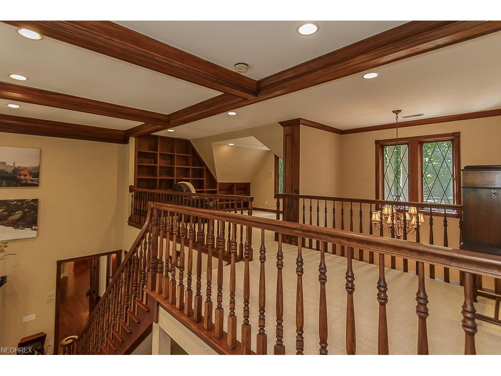 8655 Whitetail Run Ln, Kirtland Hills, OH 44060