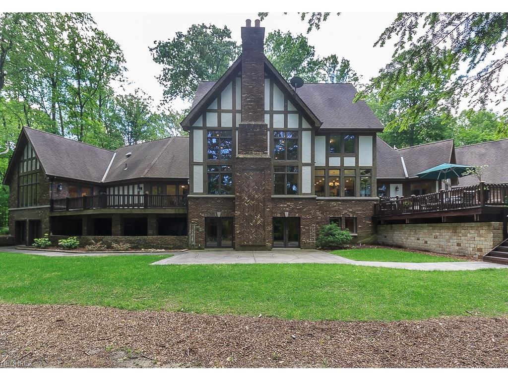 8655 Whitetail Run Ln, Kirtland Hills, OH 44060