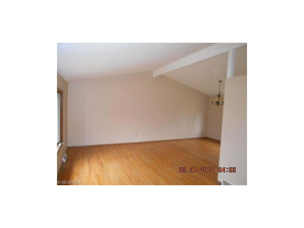 8027 South Gannett Rd, Northfield, OH 44067