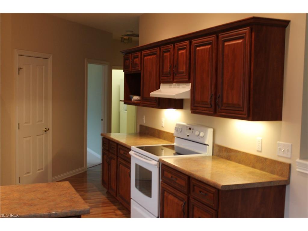 441 Woodside Dr, Northfield, OH 44067