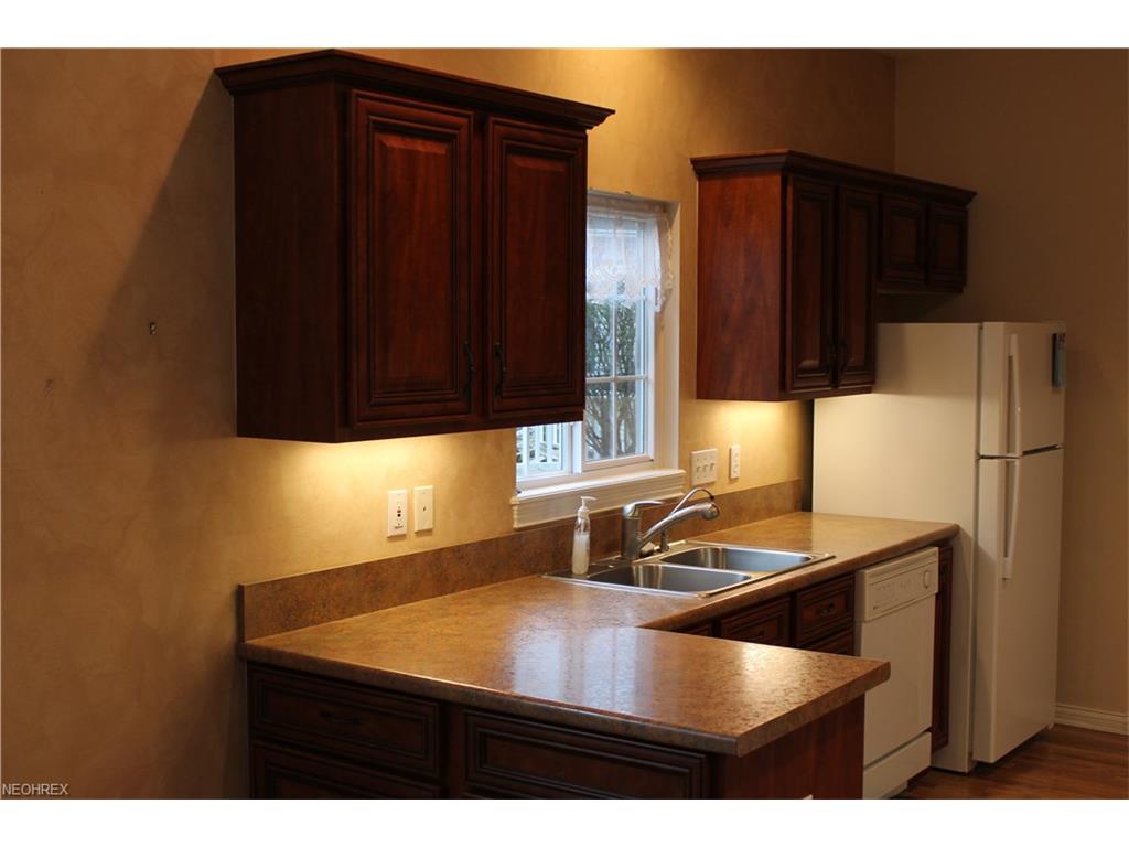 441 Woodside Dr, Northfield, OH 44067