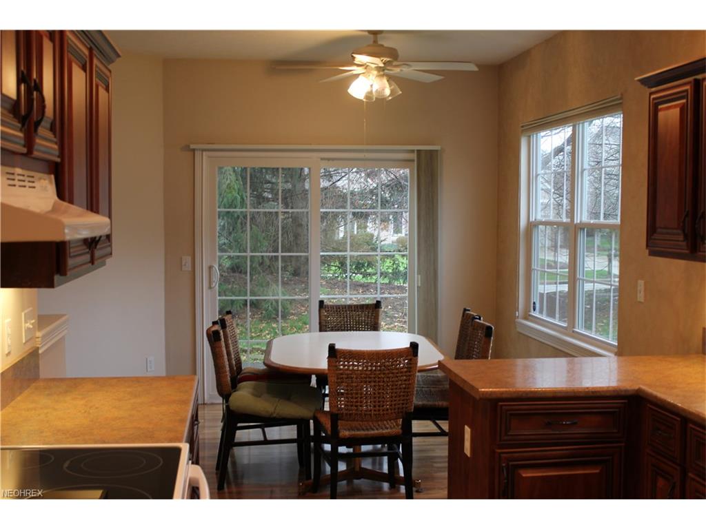 441 Woodside Dr, Northfield, OH 44067