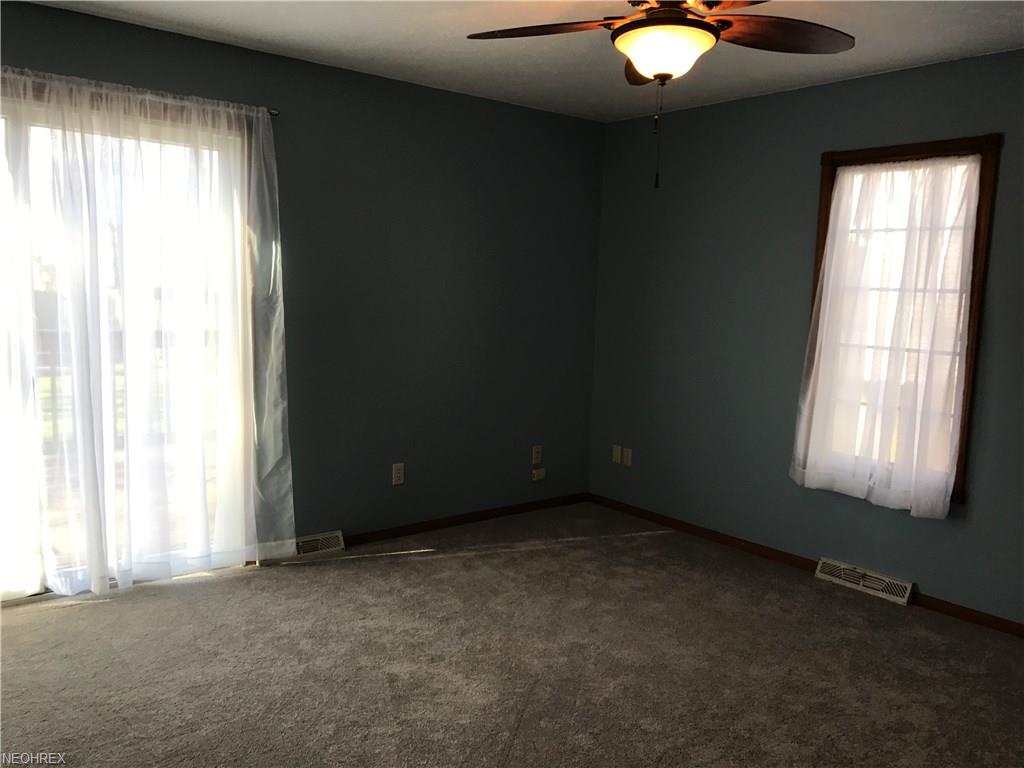 1141 Dartmouth Dr, Painesville, OH 44077