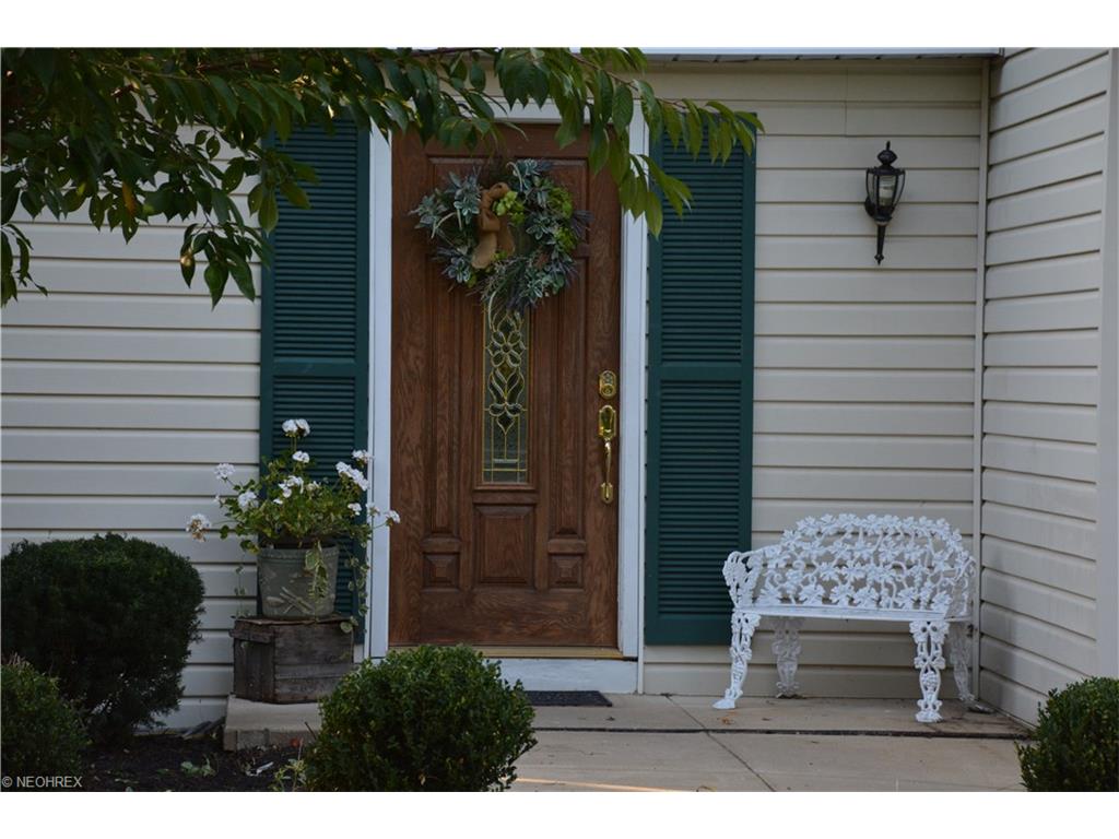 6404 Ledge Lake Ct, Concord, OH 44077
