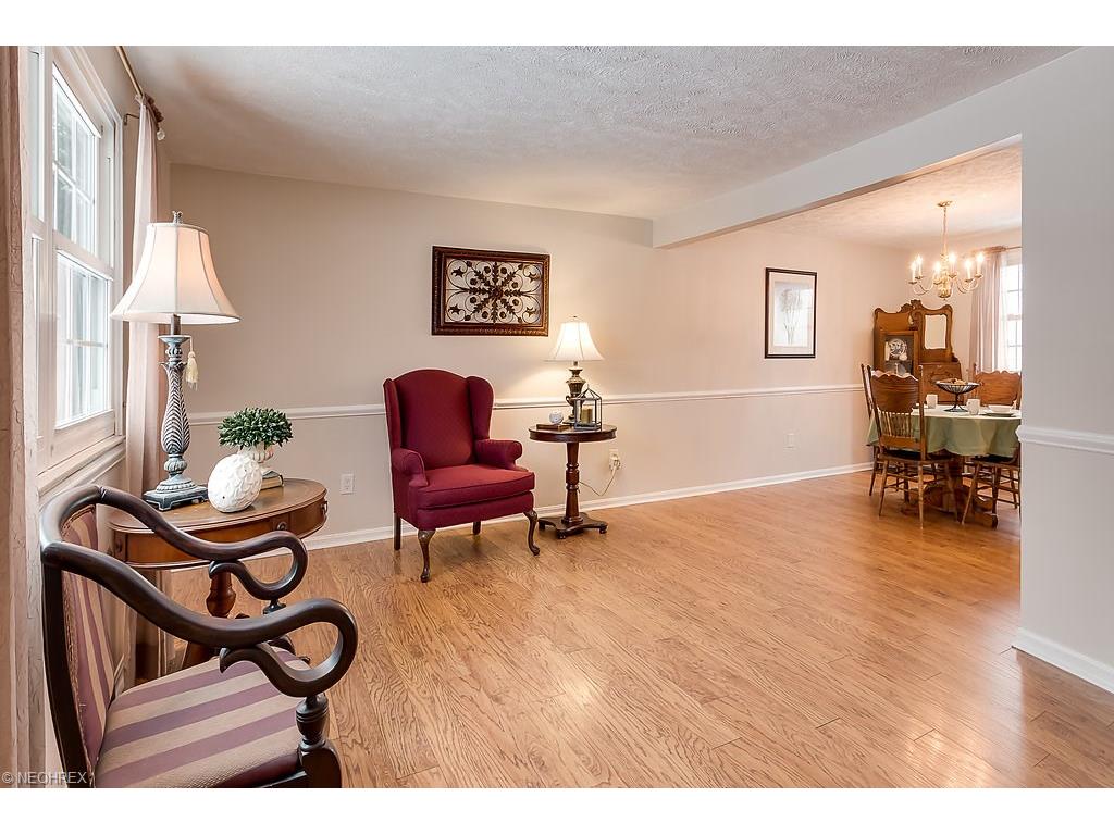 6404 Ledge Lake Ct, Concord, OH 44077