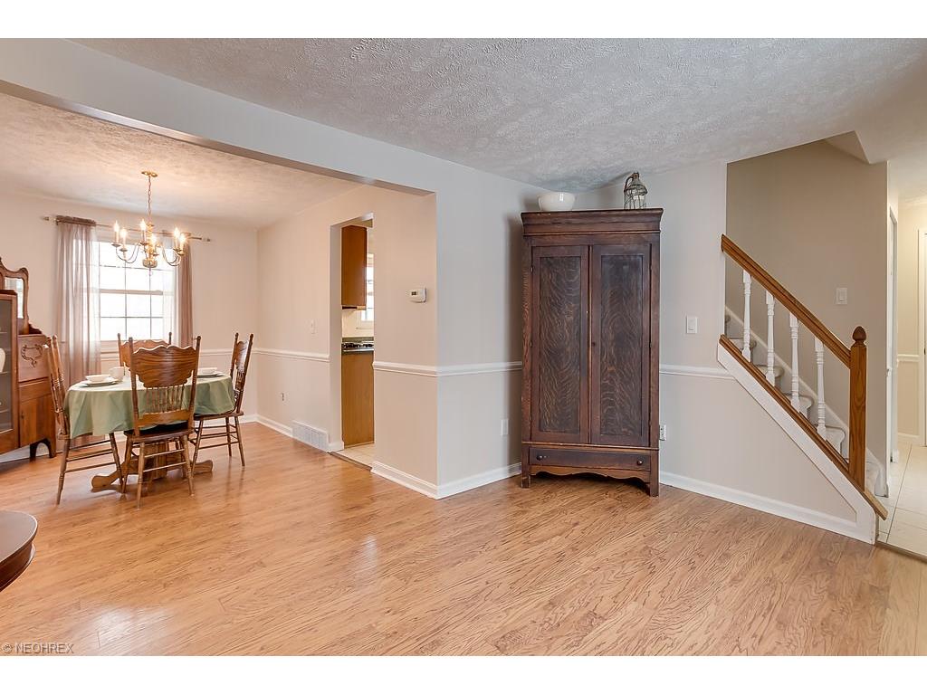 6404 Ledge Lake Ct, Concord, OH 44077