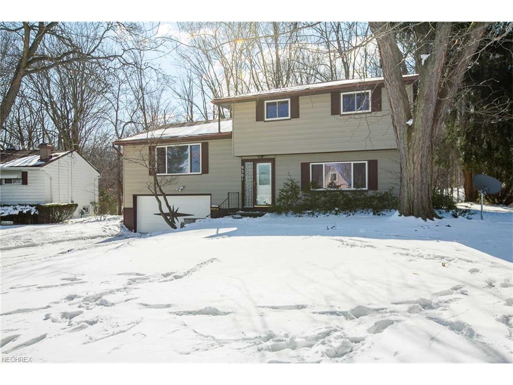 9301 Gettysburg Dr, Twinsburg, OH 44087