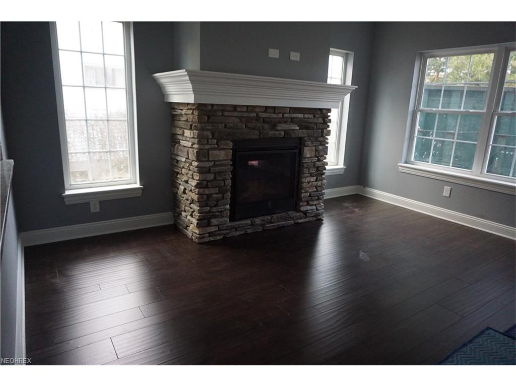 686 N Elmwood, Wickliffe, OH 44092