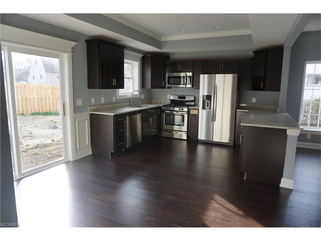 686 N Elmwood, Wickliffe, OH 44092