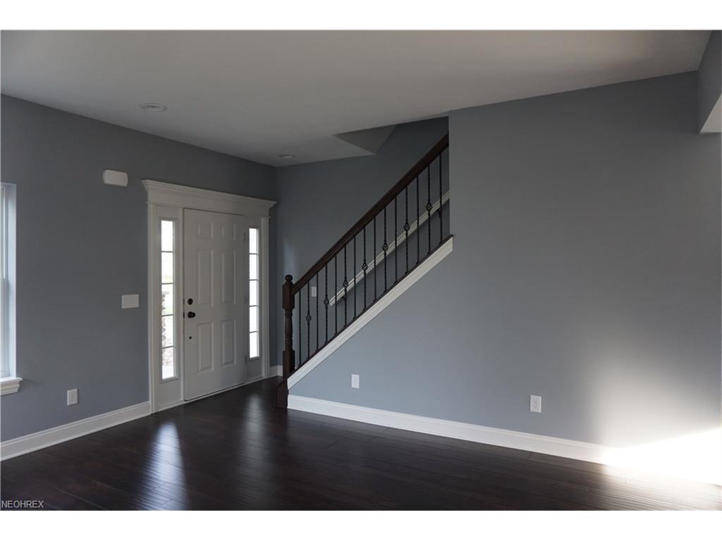 686 N Elmwood, Wickliffe, OH 44092
