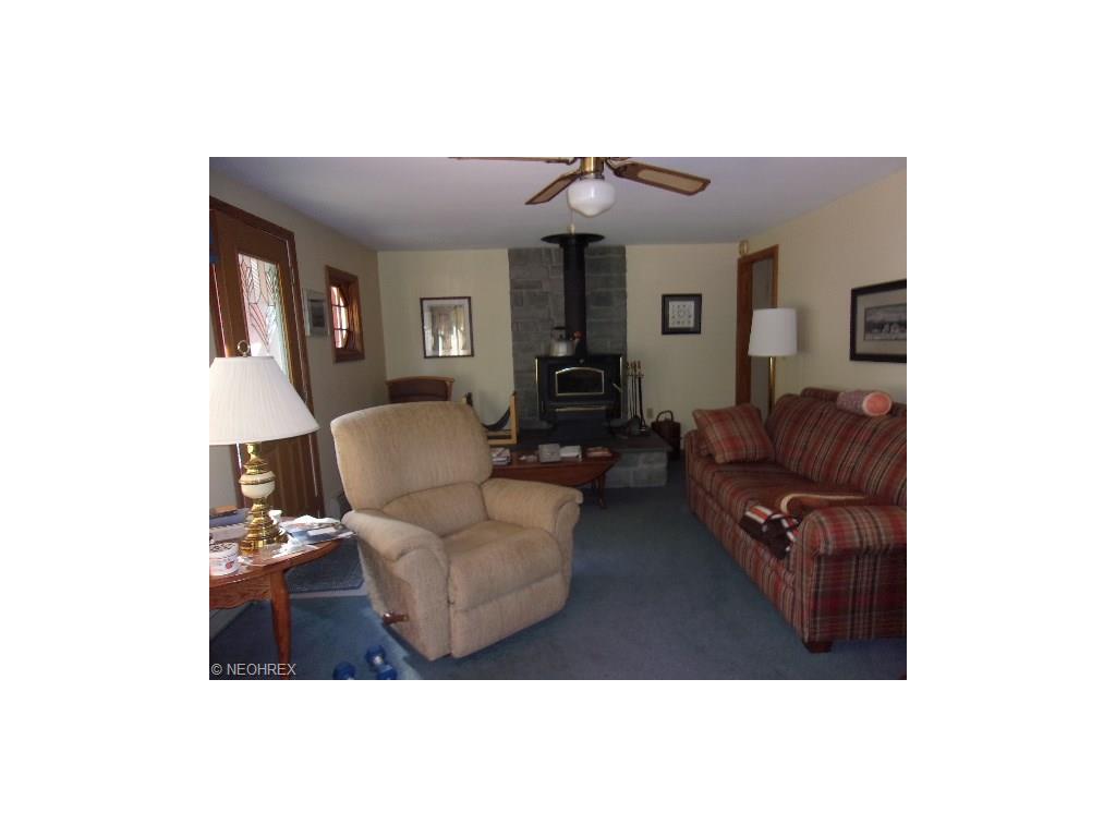 7717 Bayview Dr, Williamsfield, OH 44093