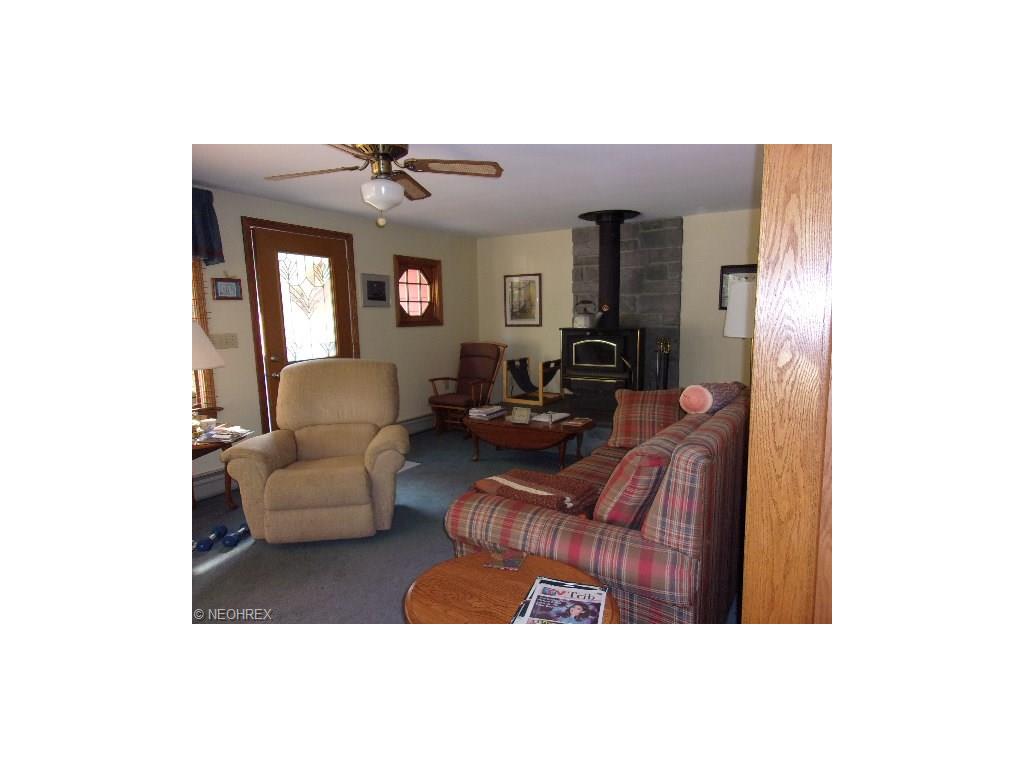 7717 Bayview Dr, Williamsfield, OH 44093