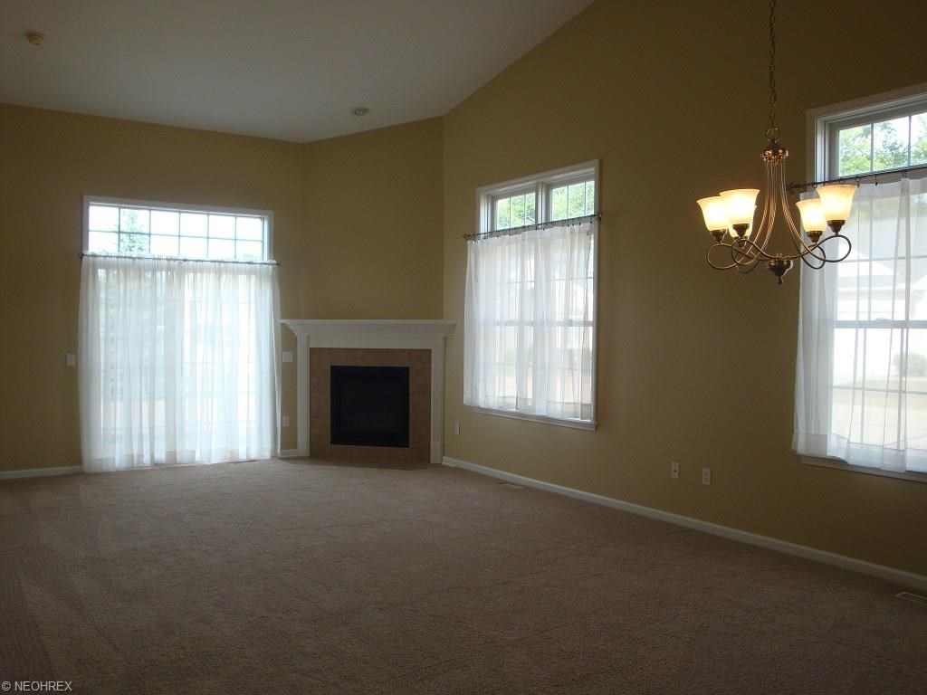 396 E Cross Creek Dr., Willoughby, OH 44094