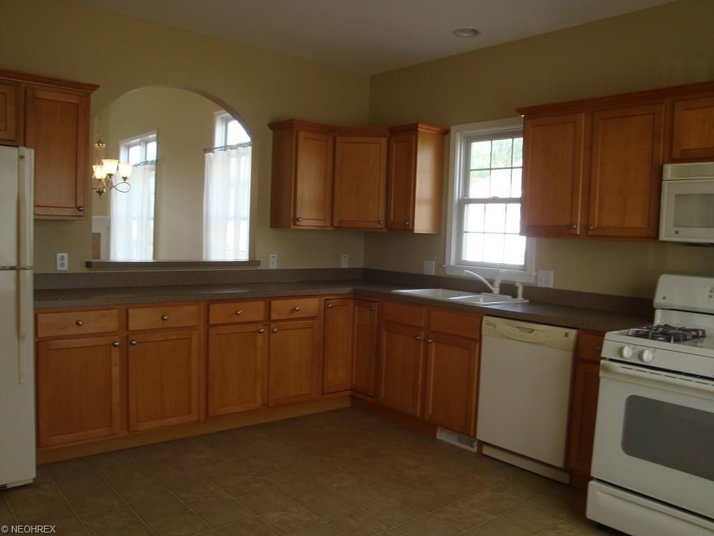 396 E Cross Creek Dr., Willoughby, OH 44094