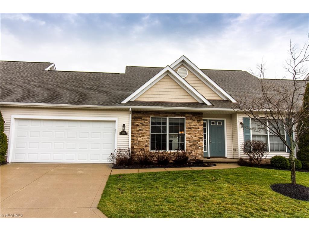 1230 Quartz Ct, Willoughby, OH 44094