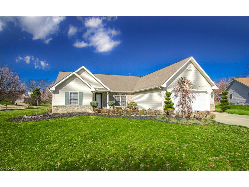 36585 Garretts Cove Dr, Eastlake, OH 44095