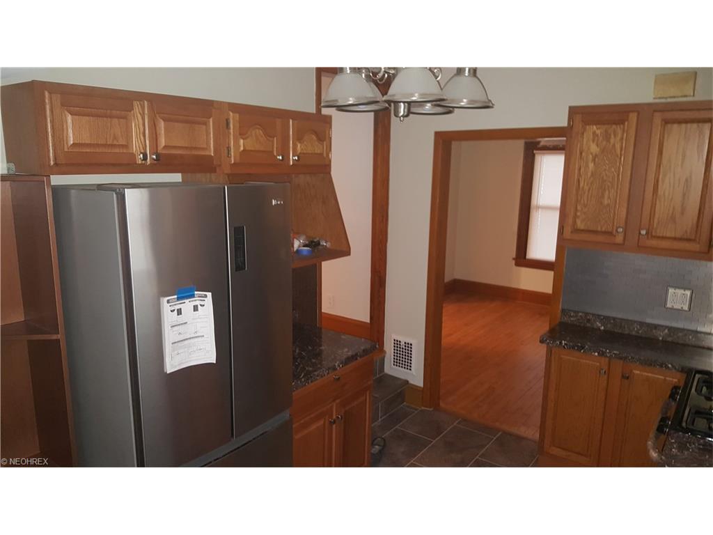 1646 Elbur Ave, Lakewood, OH 44107