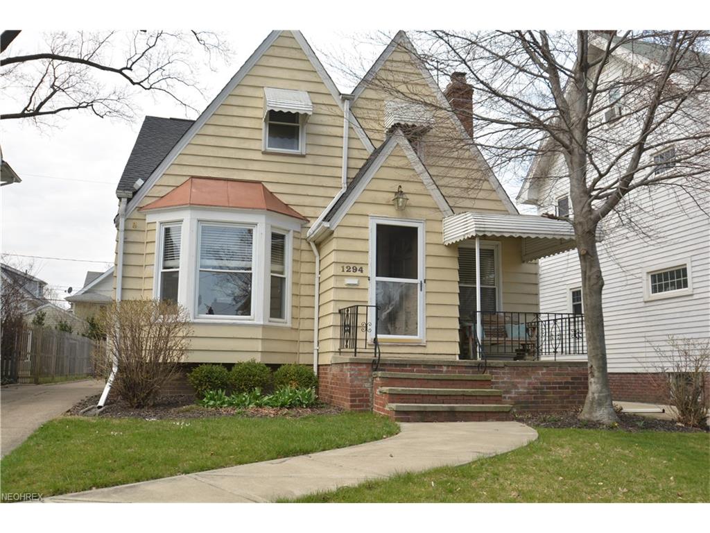 1294 Giel Ave, Lakewood, OH 44107