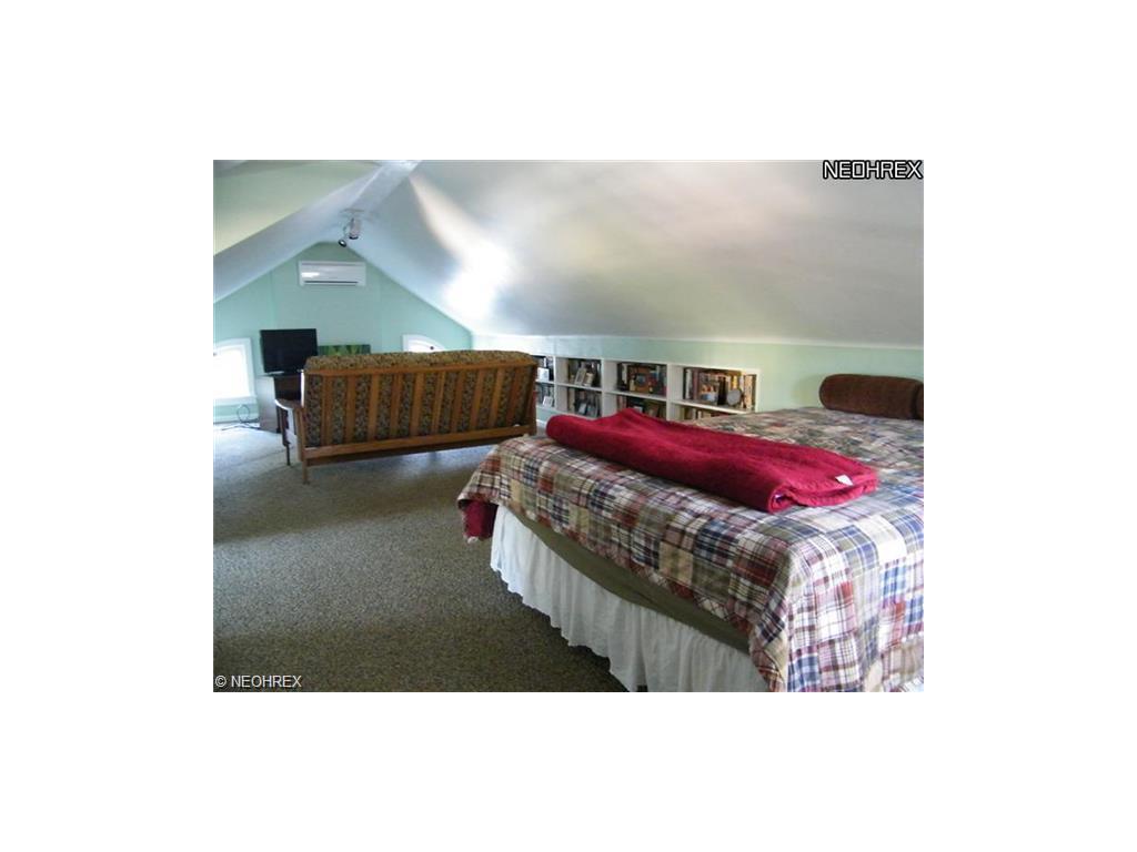 1530 Chesterland Ave, Lakewood, OH 44107
