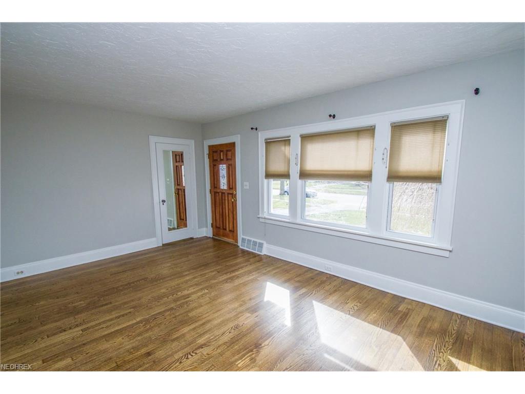 2175 Arthur Ave, Lakewood, OH 44107