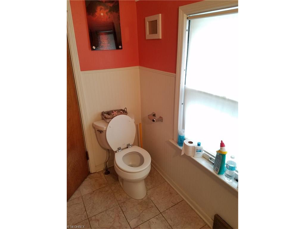2590 Lakeview, Rocky River, OH 44116