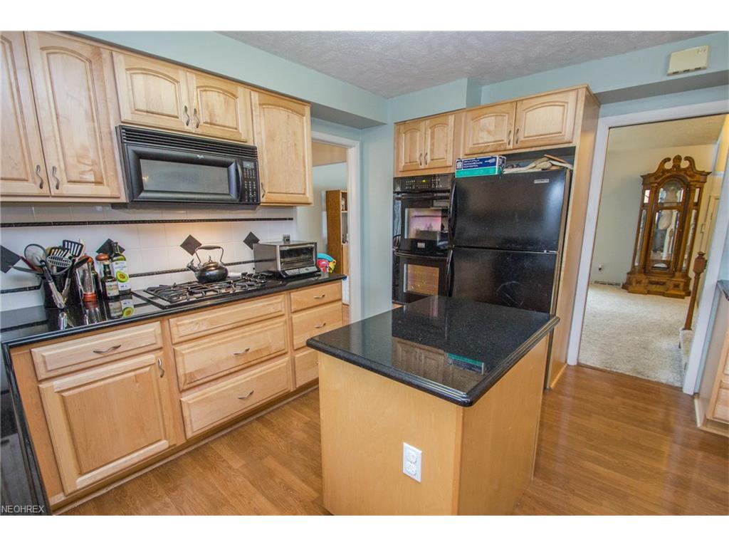 879 King George Blvd, South Euclid, OH 44121