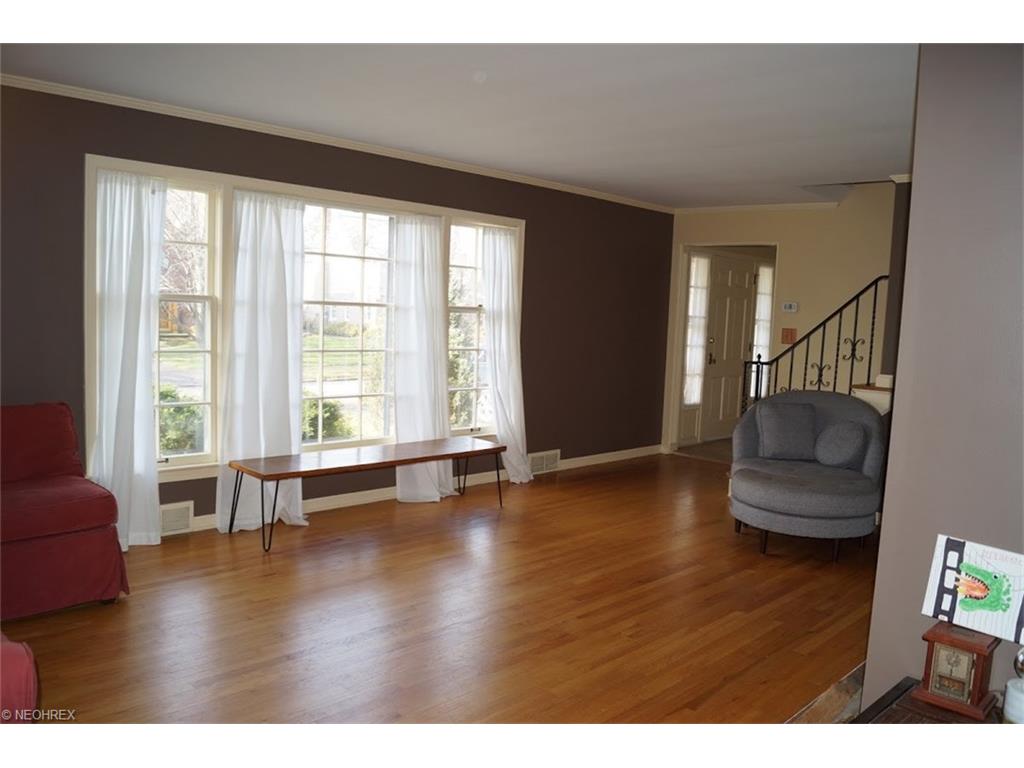 3625 Rawnsdale Rd, Shaker Heights, OH 44122