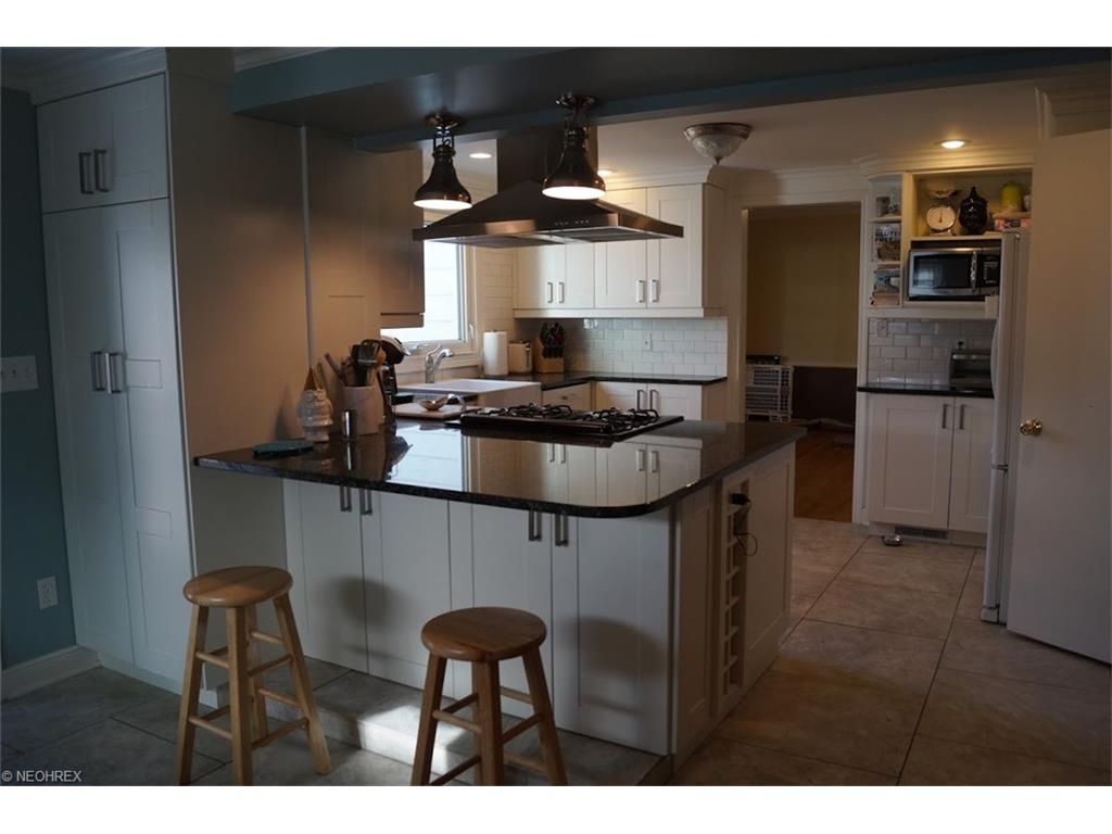 3625 Rawnsdale Rd, Shaker Heights, OH 44122
