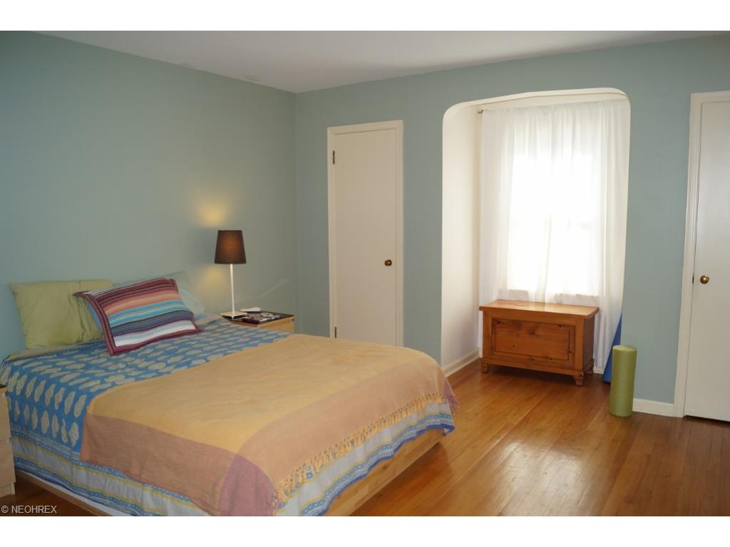 3625 Rawnsdale Rd, Shaker Heights, OH 44122