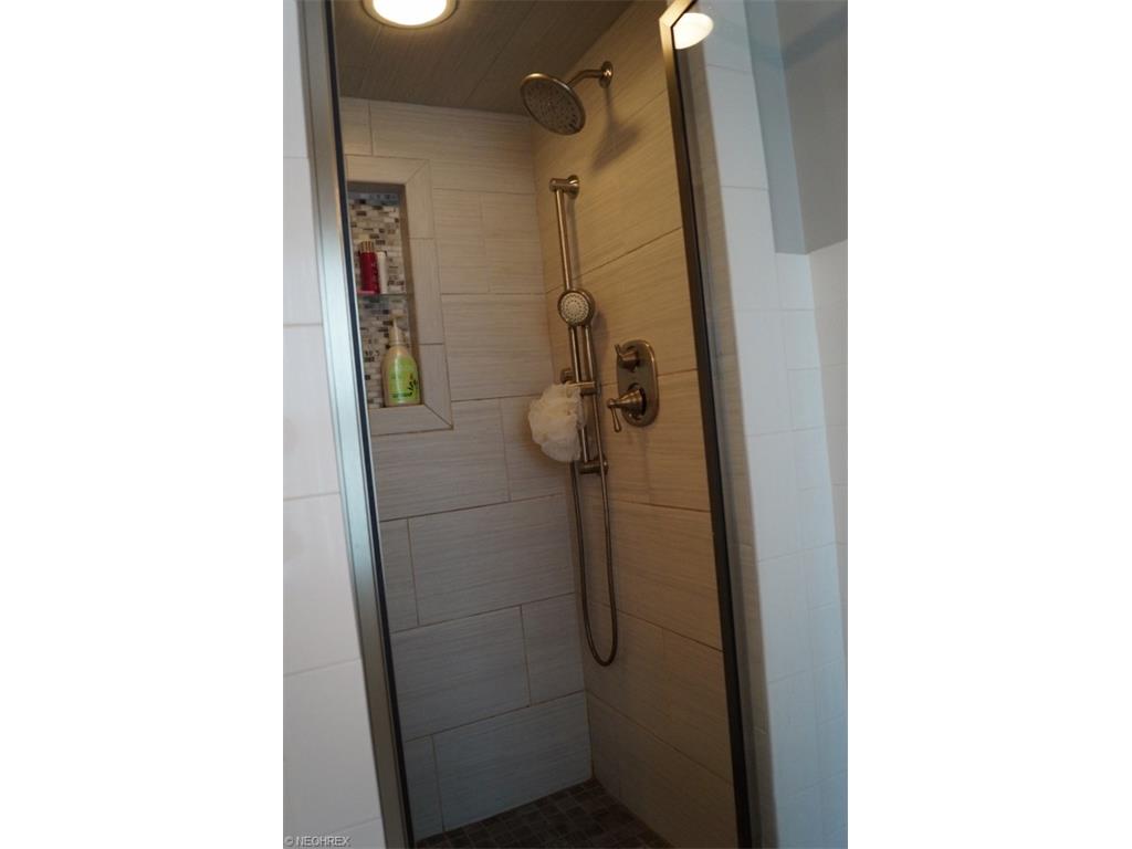 3625 Rawnsdale Rd, Shaker Heights, OH 44122