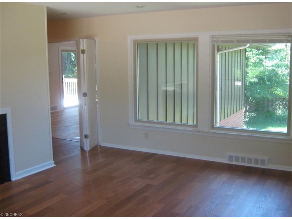 23400 Hazelmere Rd, Shaker Heights, OH 44122