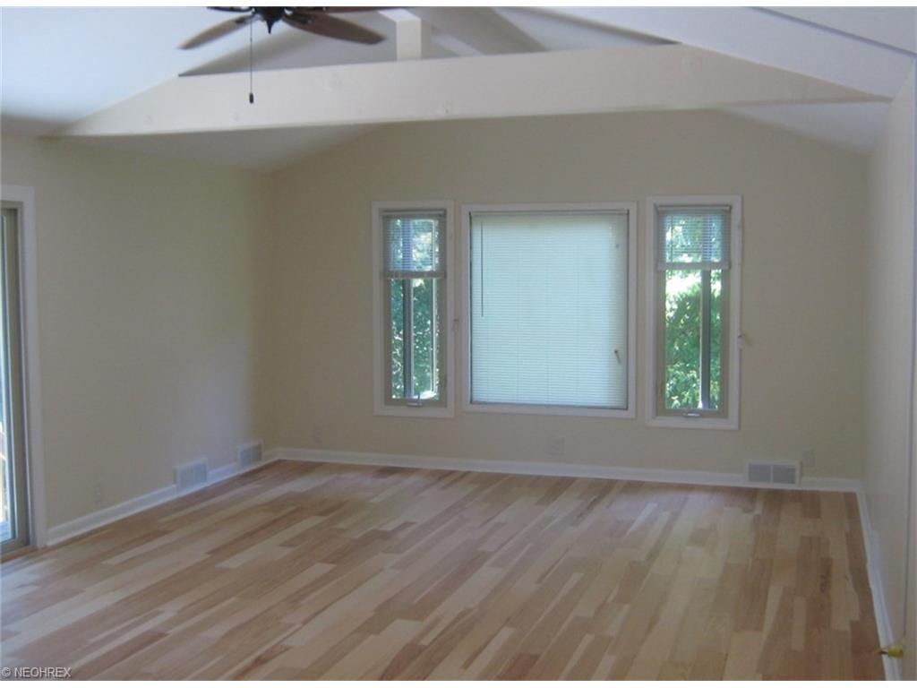 23400 Hazelmere Rd, Shaker Heights, OH 44122