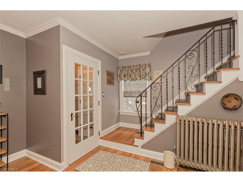 19620 Lomond Blvd, Shaker Heights, OH 44122