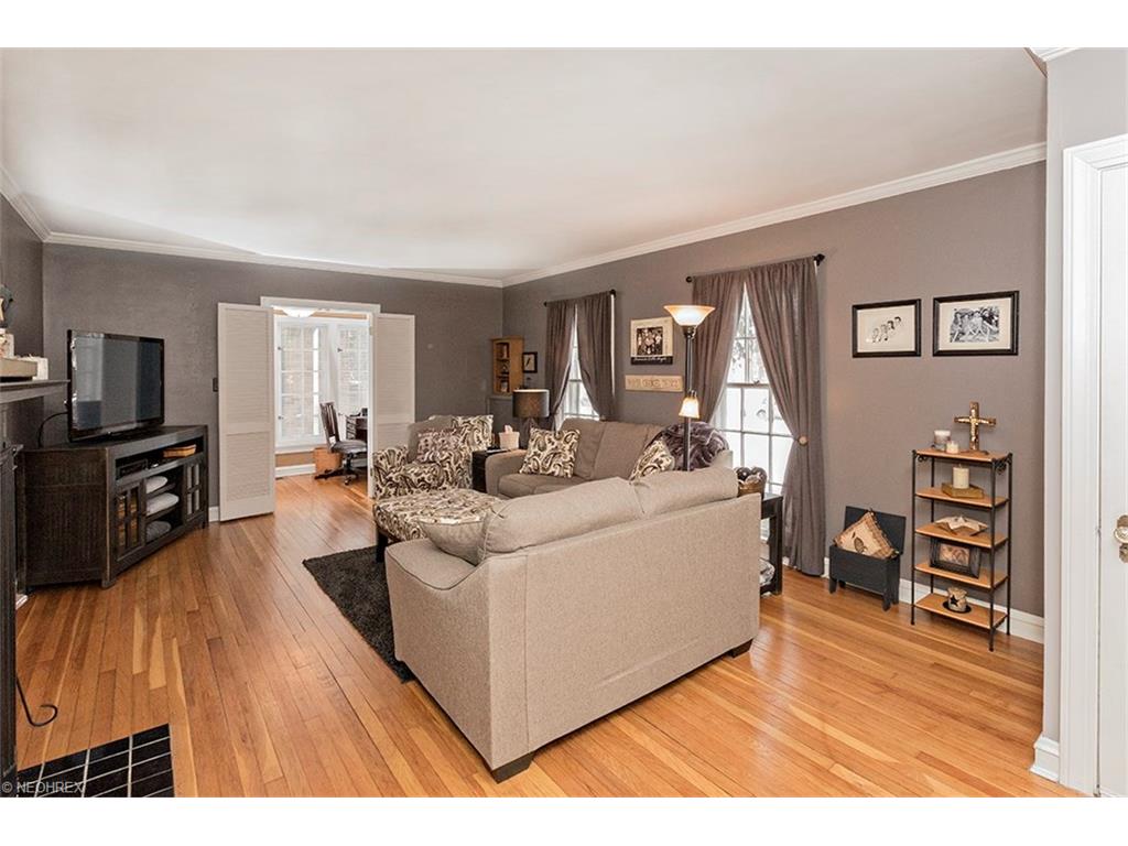 19620 Lomond Blvd, Shaker Heights, OH 44122