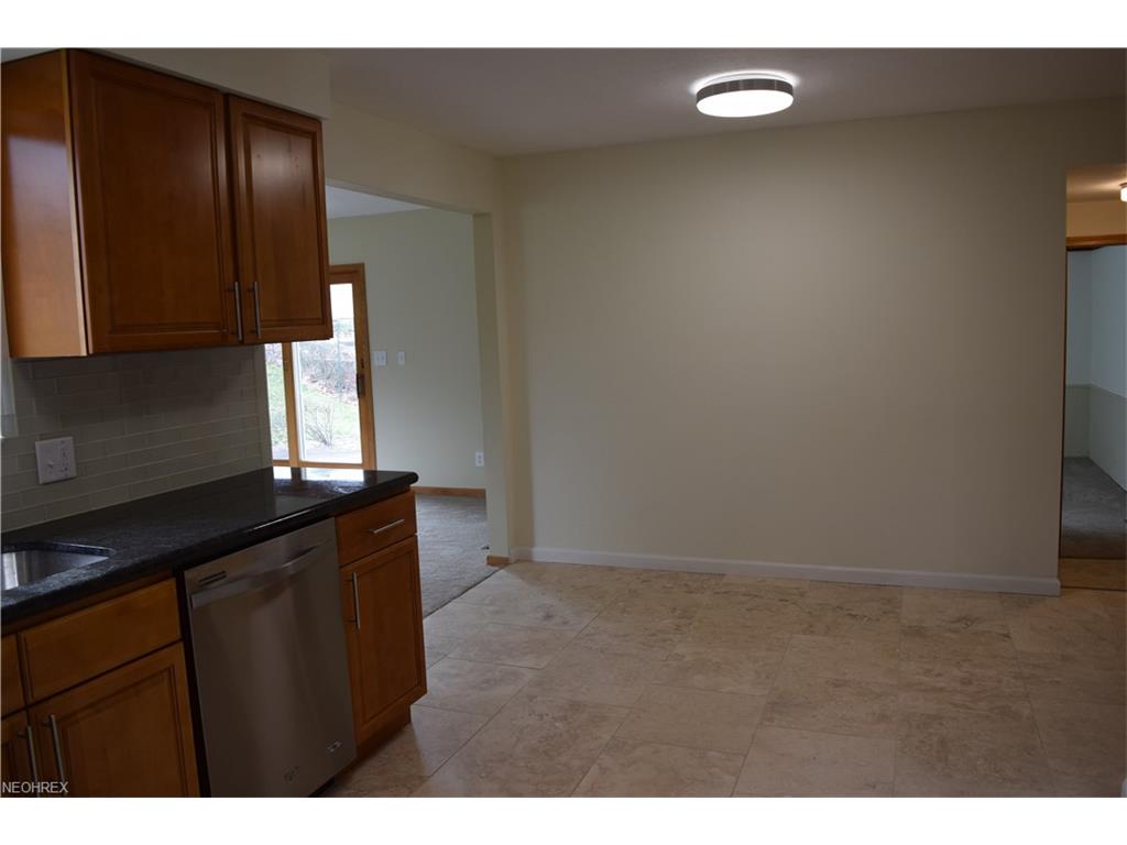 6409 Thoreau Dr, Parma, OH 44129